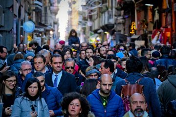 Napoli affollata di turisti